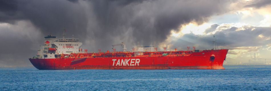 A photo of a large oil tanker to illustrate GulfLinks and the fossil fuel exports it would produce